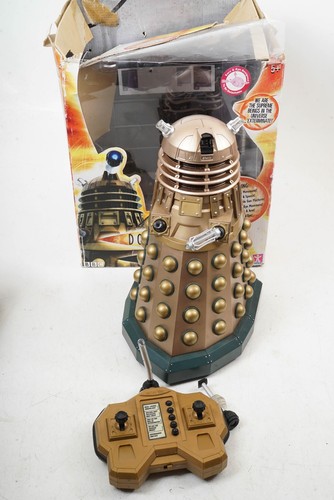 Dalek gold version - dalek,