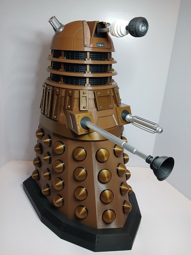 Doctor who bronze - doctor, 1/3